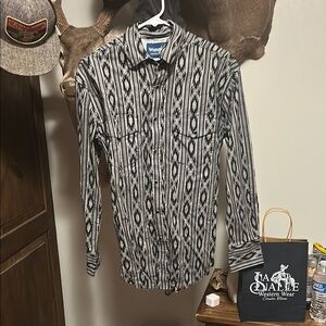 Wrangler Men's Black and White Western Shirt